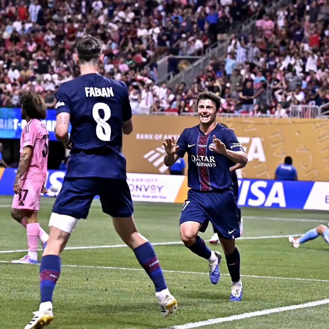 BOB体育官网包含今晚体能课后，拜仁慕尼黑完成体检备战法国杯，信心回归，训练强度明显提升的词条